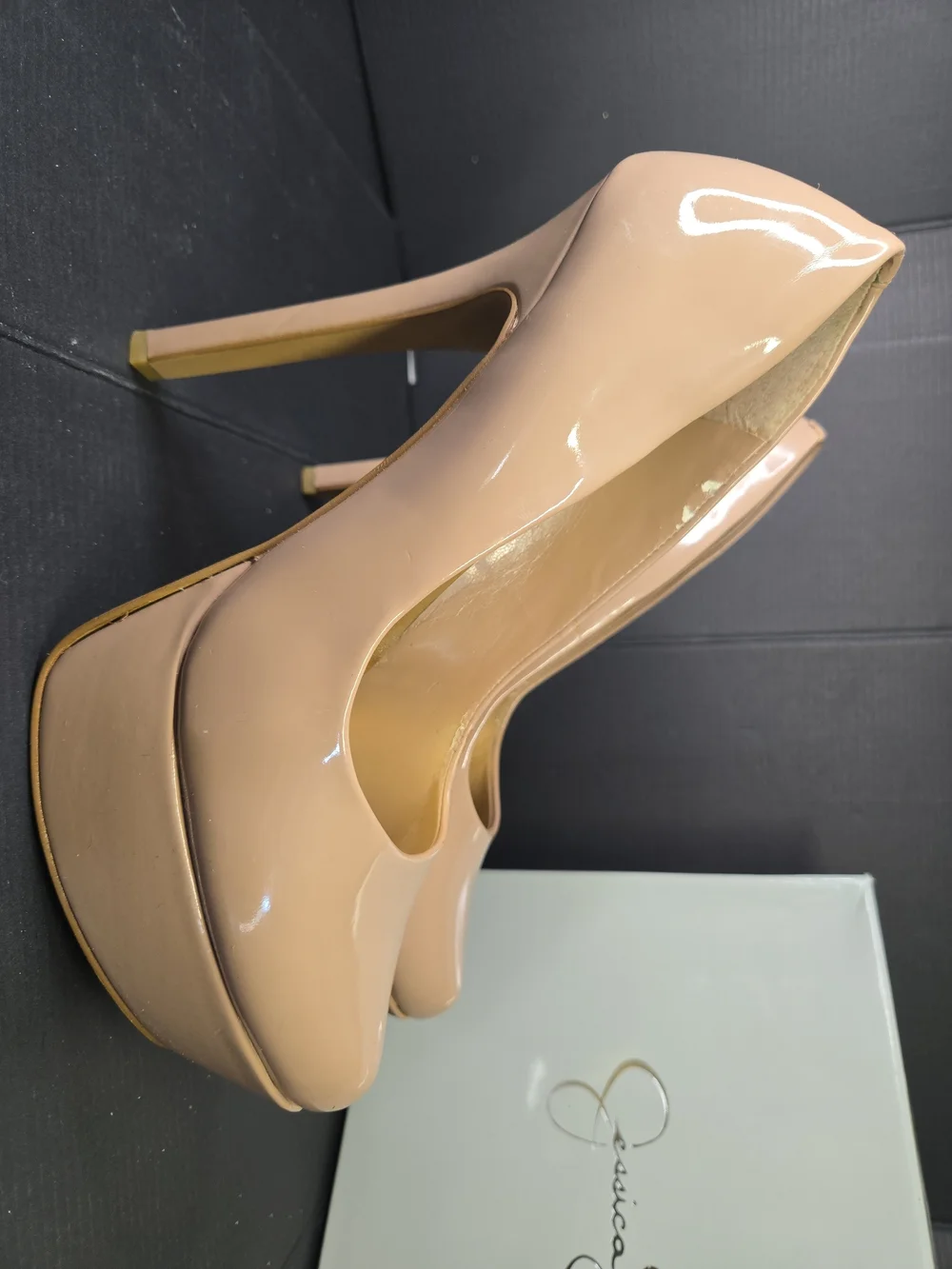 Jessica Simpson Nude Patent Platform Pumps Heels Almond Toe JS-Dany Size 10